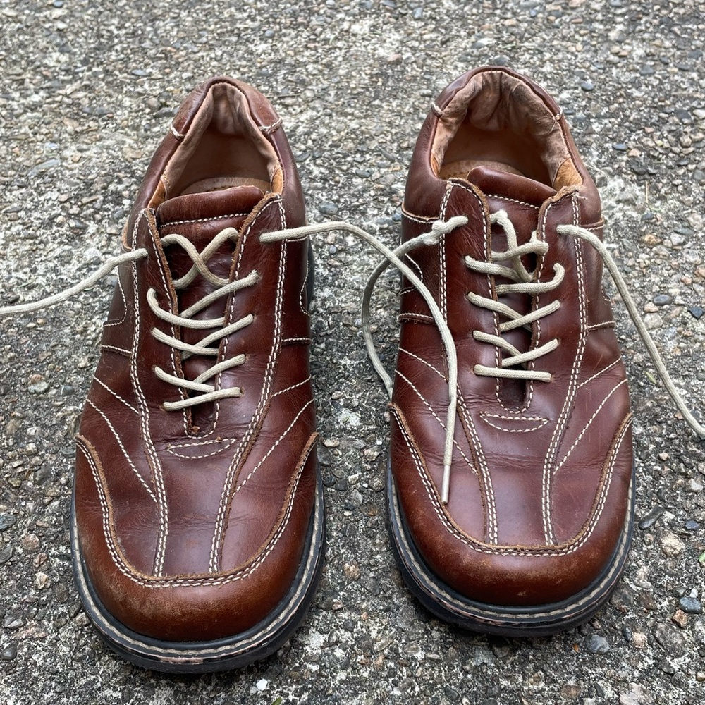 Brown Land River men’s shoes size 9 in like new shape